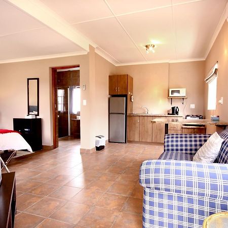 Вілла Kweekkraal Guest Farm Ріверсдейл Екстер'єр фото
